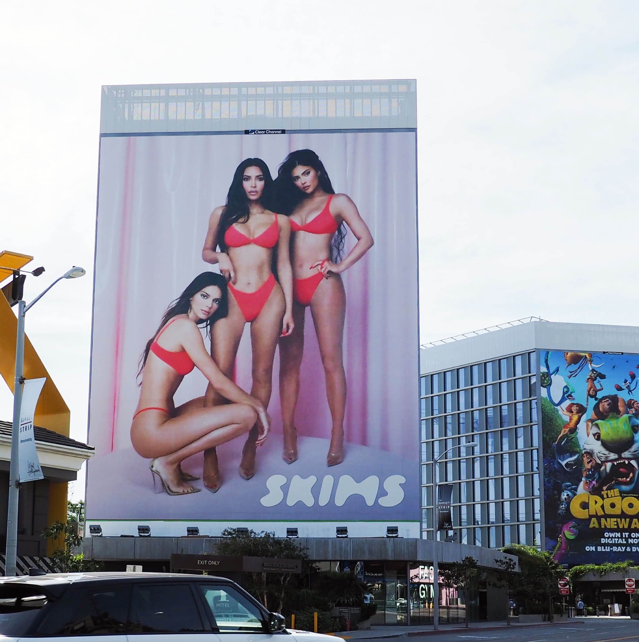SKIMS — Valentine's Day wallscape on a Sunset Strip building
